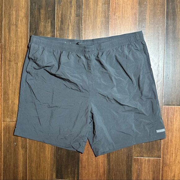 Columbia Men Shorts - Picture 1 of 4